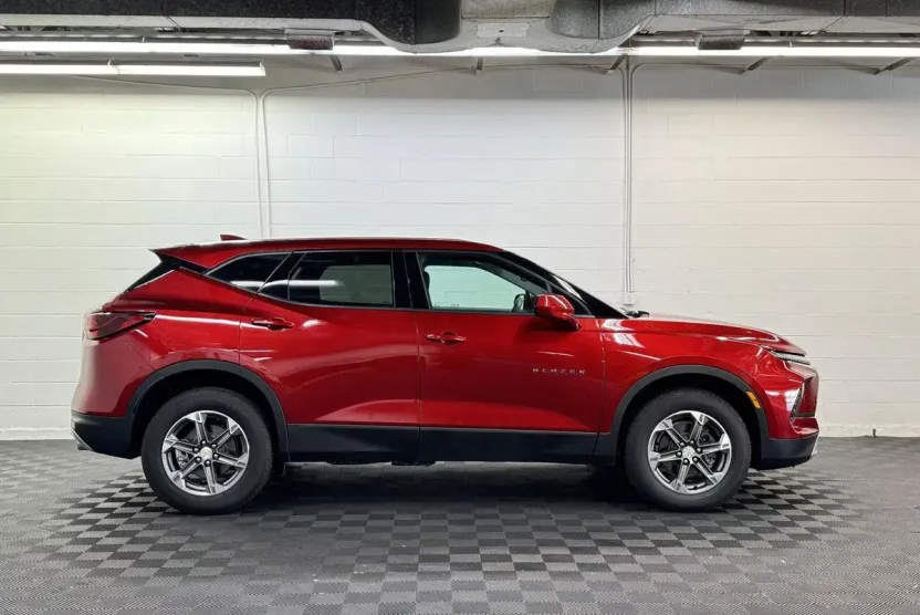 2025 Chevrolet Blazer 2LT photo 1