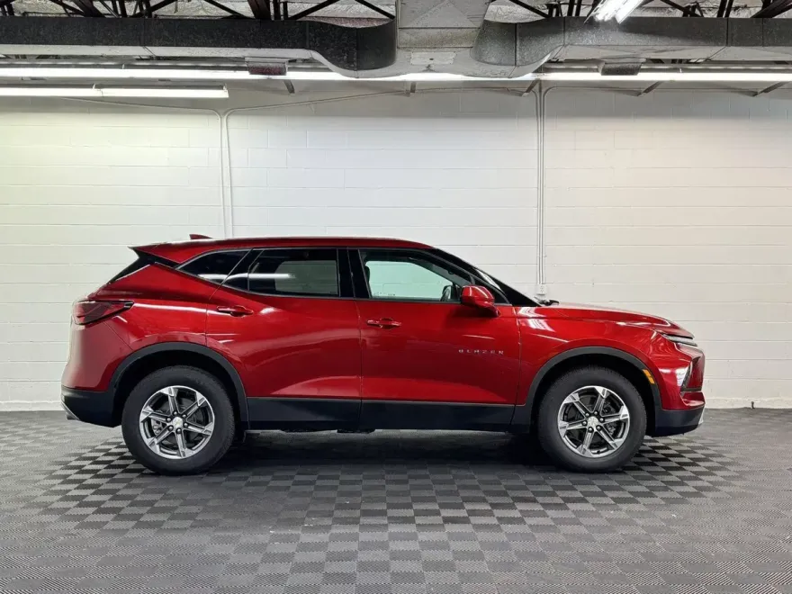 2025 Chevrolet Blazer 2LT photo 1