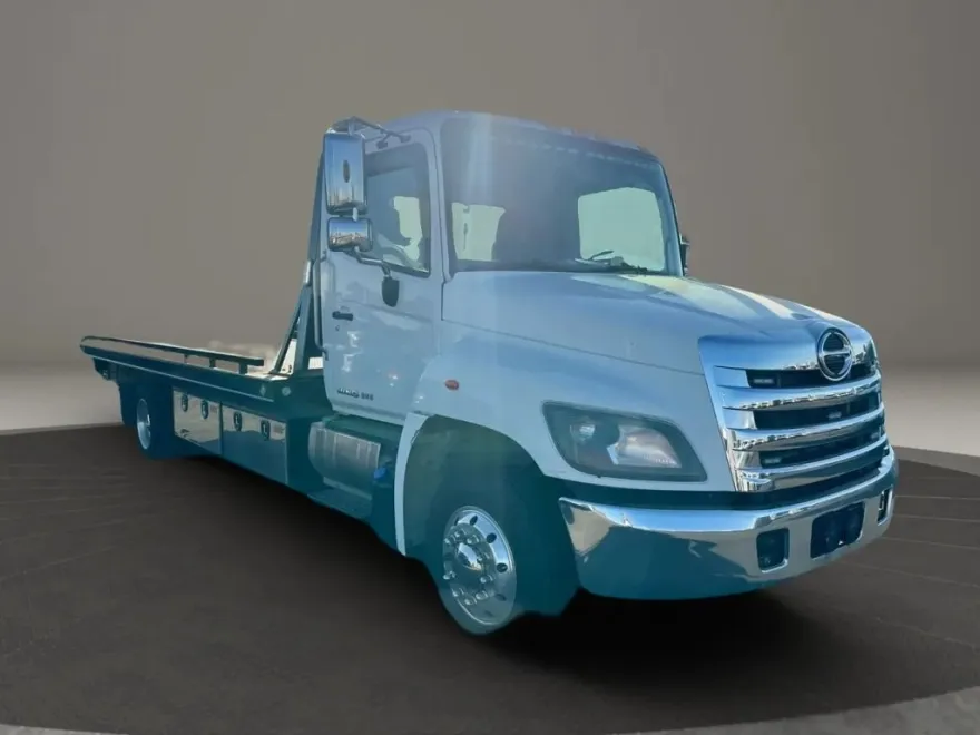 2020 Hino Conventional Type Truck Single Cab photo 1