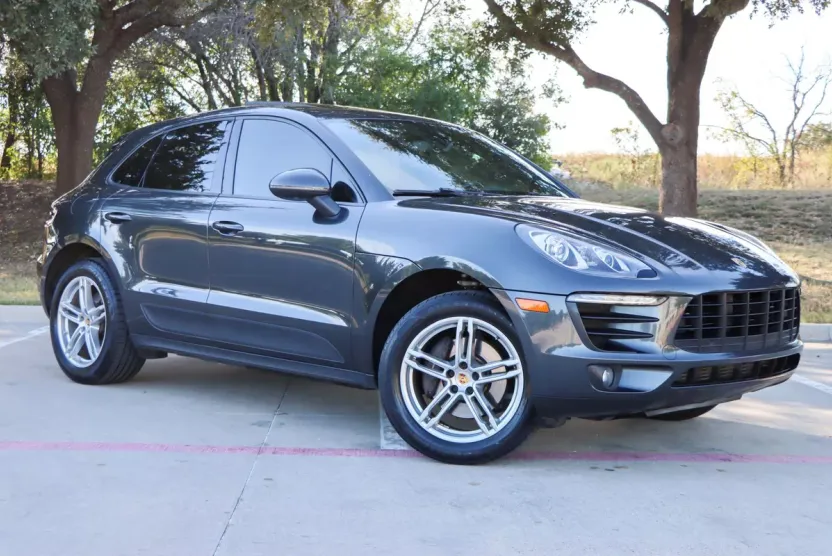 2017 Porsche Macan photo 1