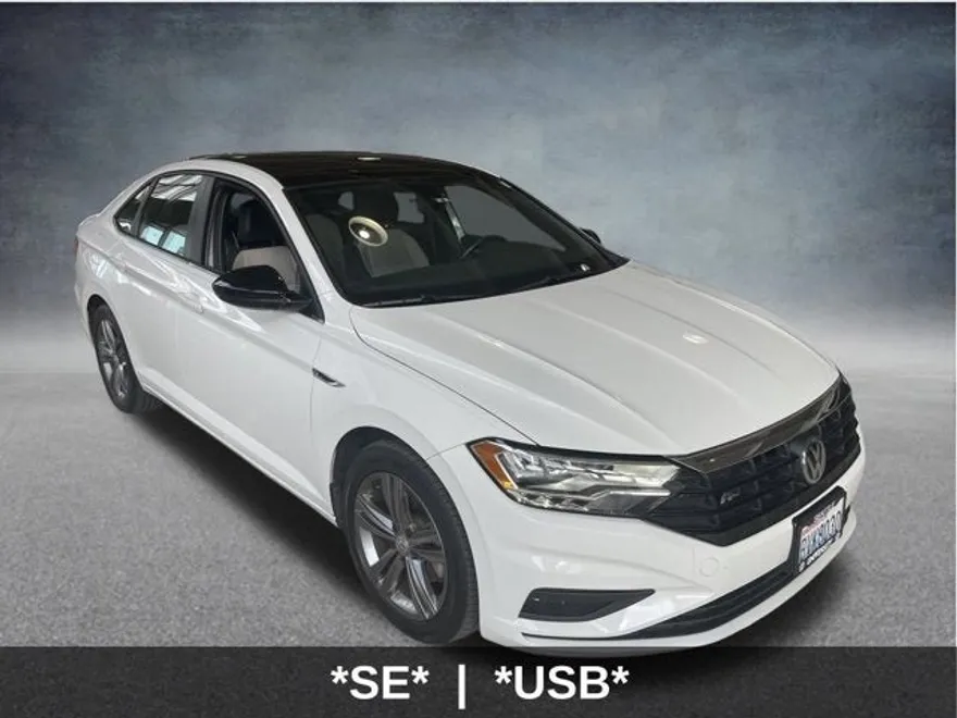 2020 Volkswagen Jetta SE R-Line photo 1