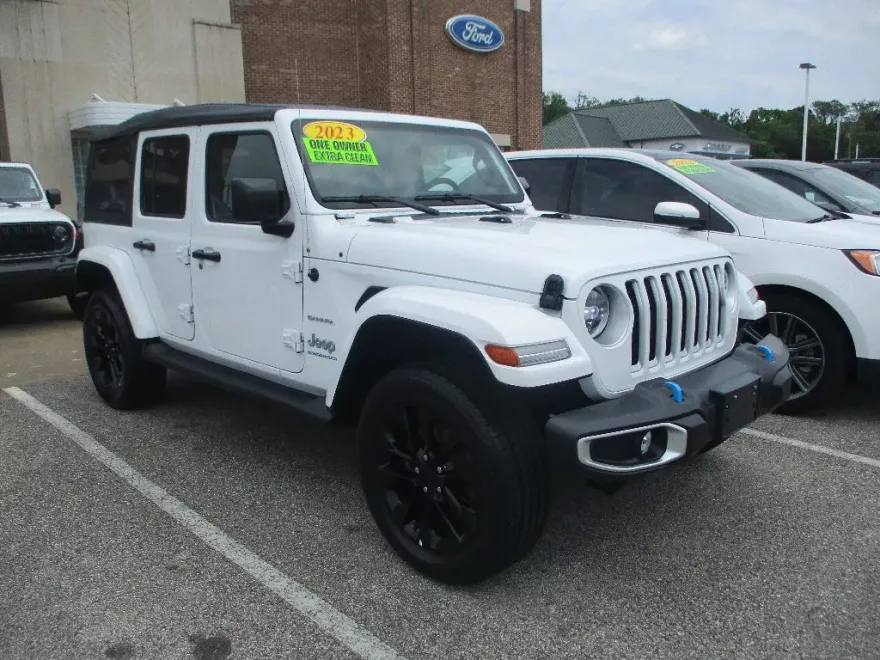 2023 Jeep Wrangler 4xe Sahara photo 1
