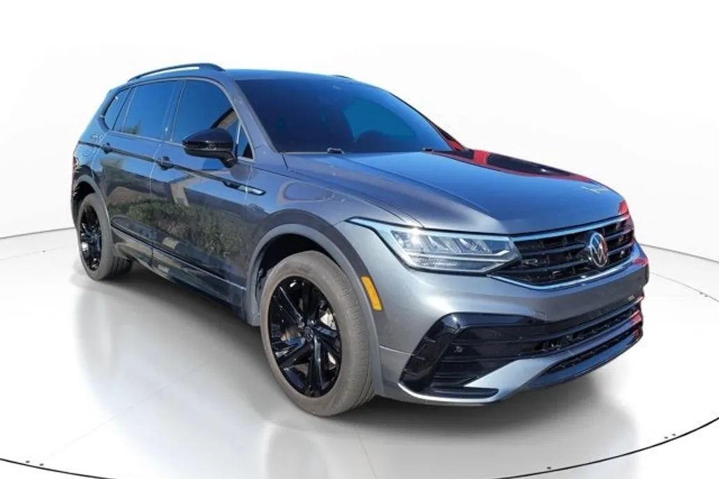 2023 Volkswagen Tiguan SE R-Line Black photo 1