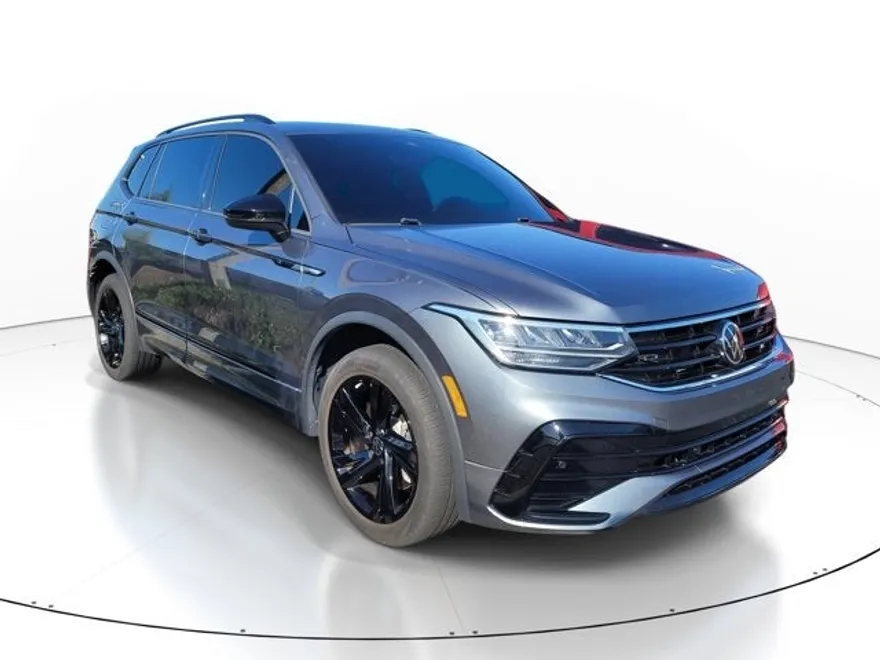 2023 Volkswagen Tiguan SE R-Line Black photo 1