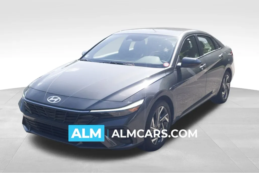 2025 Hyundai Elantra SEL Sport photo 1