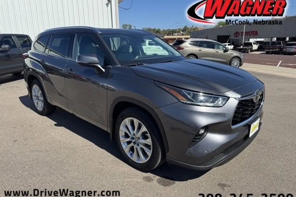 2022 Toyota Highlander Limited photo 1