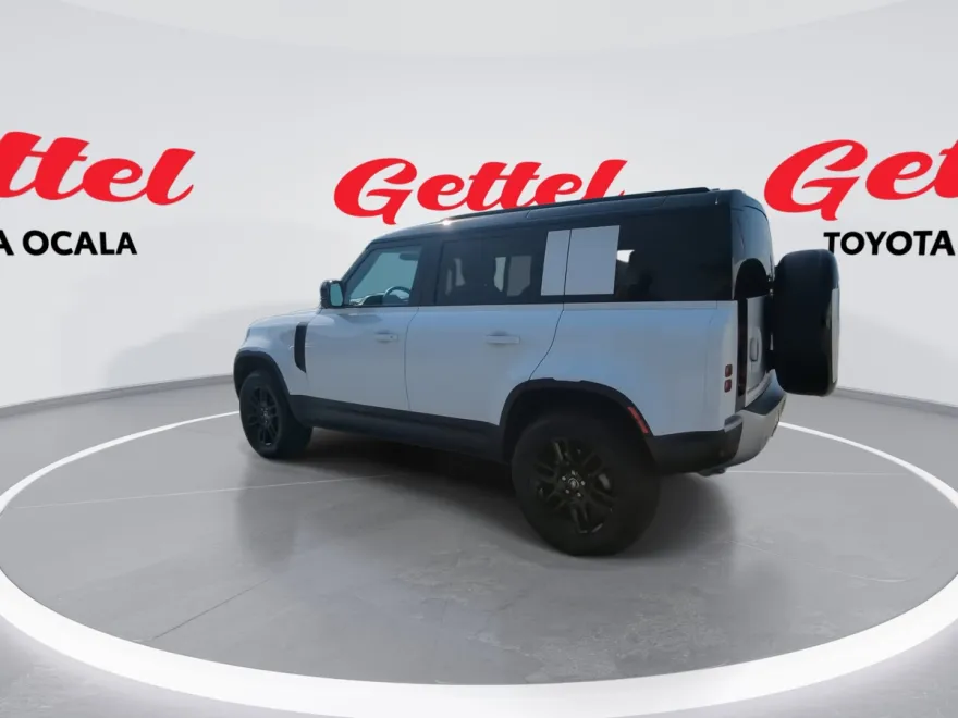 2025 Land Rover Defender S photo 1