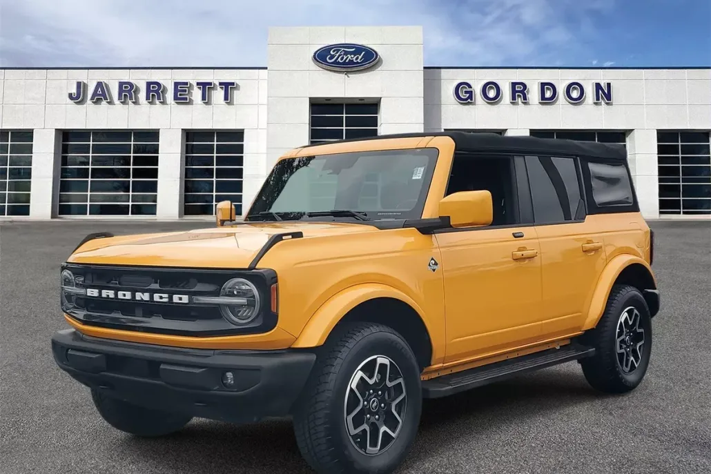 2021 Ford Bronco Outer Banks photo 1