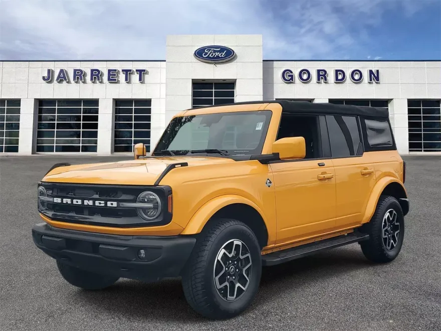 2021 Ford Bronco Outer Banks photo 1