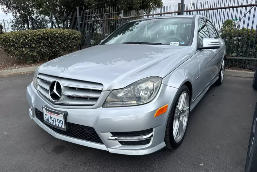 2012 Mercedes Benz C 250 photo 1