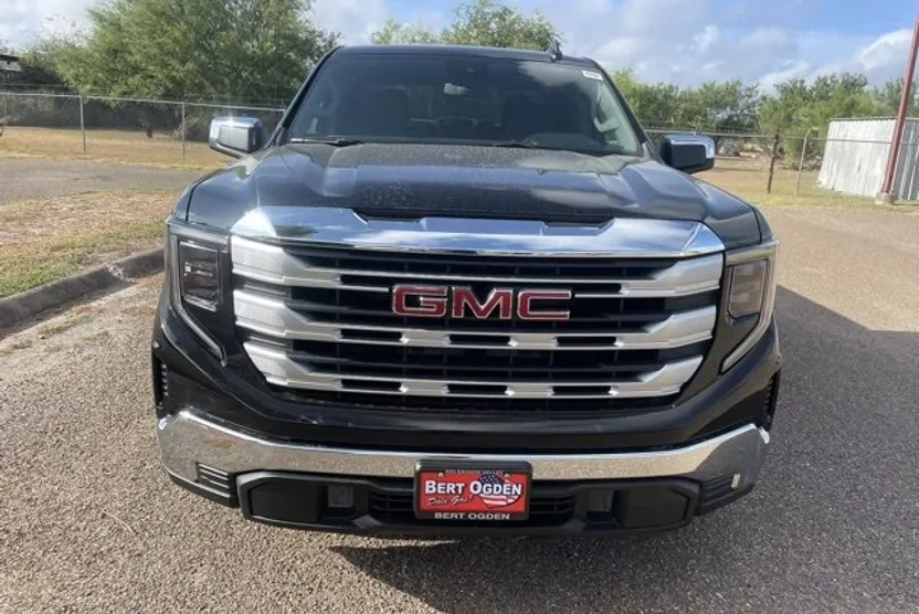 2026 Gmc Sierra 1500 SLE photo 1