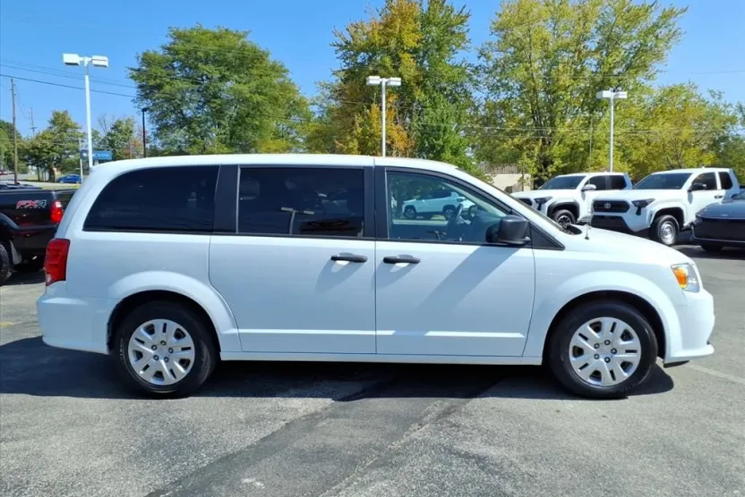 2019 Dodge Grand Caravan SE photo 1