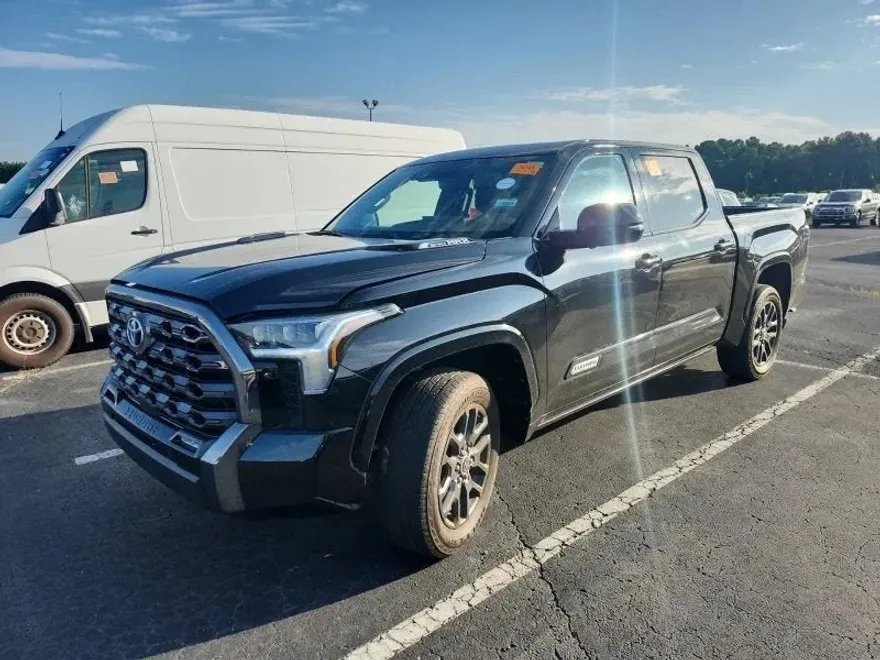 2023 Toyota Tundra Platinum photo 1
