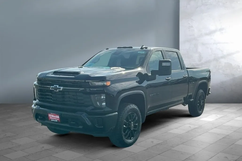2025 Chevrolet Silverado 2500HD Custom photo 1