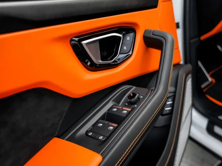 2022 Lamborghini Urus photo 23