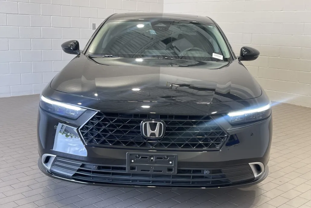 2024 Honda Accord Hybrid Touring photo 1