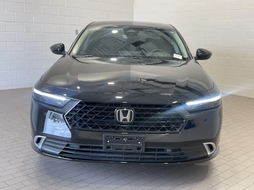 2024 Honda Accord Hybrid Touring photo 1