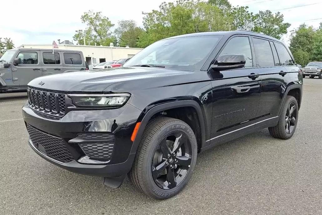 2025 Jeep Grand Cherokee Altitude photo 1