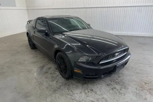 2013 Ford Mustang V6 photo 2