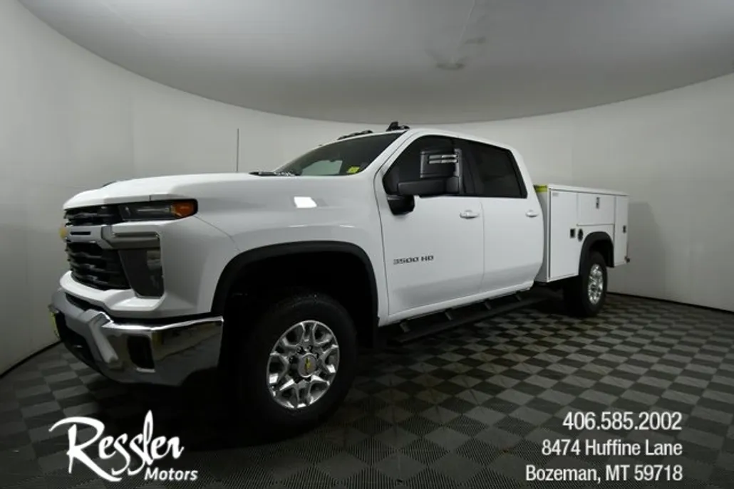 2025 Chevrolet Silverado 3500HD LT photo 1