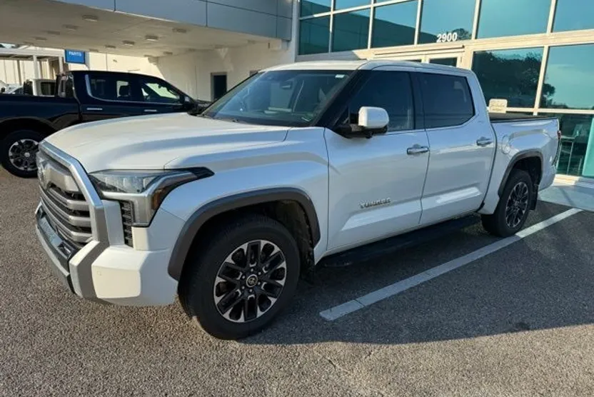 2022 Toyota Tundra Limited photo 1
