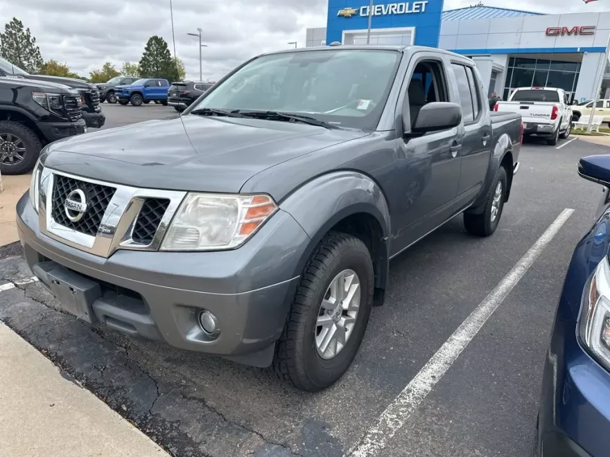 2016 Nissan Frontier SV photo 1
