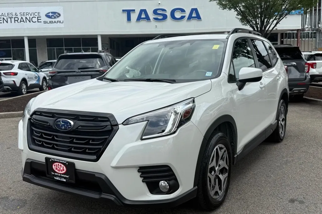 2022 Subaru Forester Premium photo 1