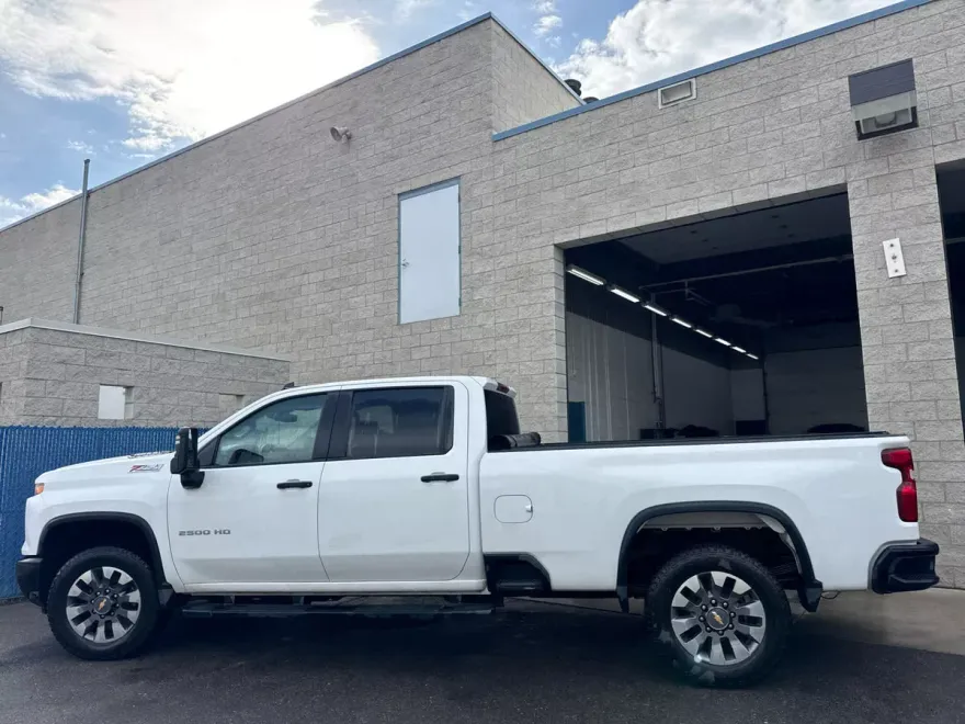 2024 Chevrolet Silverado 2500HD Custom photo 1