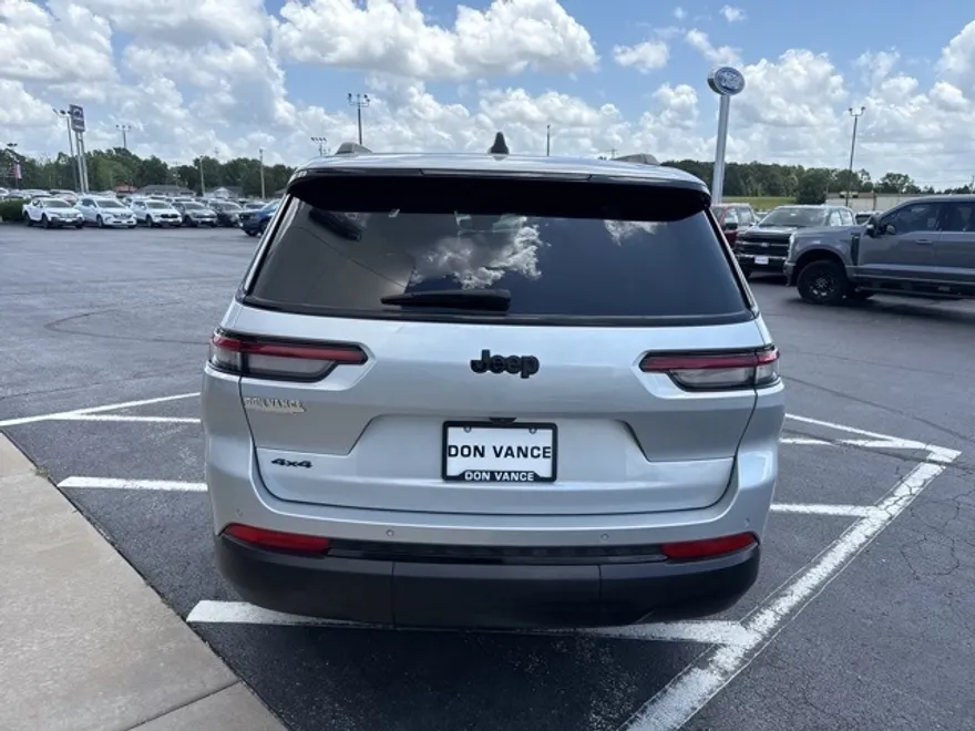 2024 Jeep Grand Cherokee Altitude photo 1