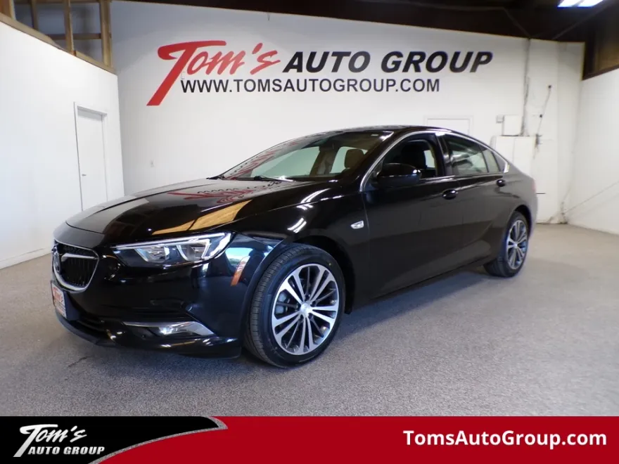2019 Buick Regal Sportback Preferred II photo 1