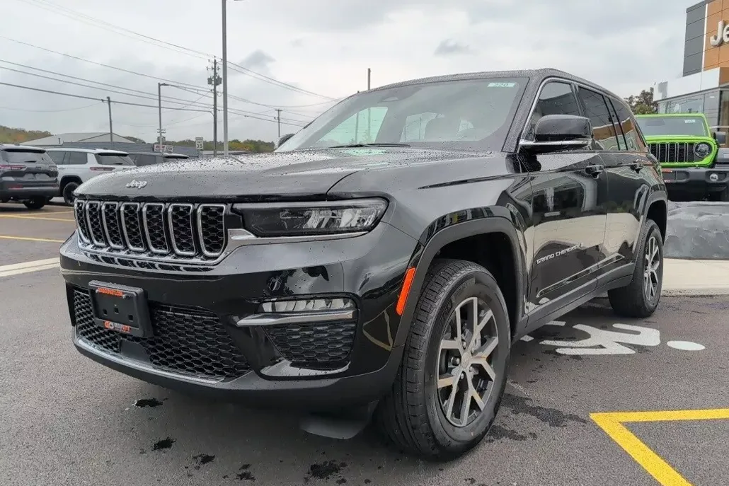2025 Jeep Grand Cherokee Limited photo 1