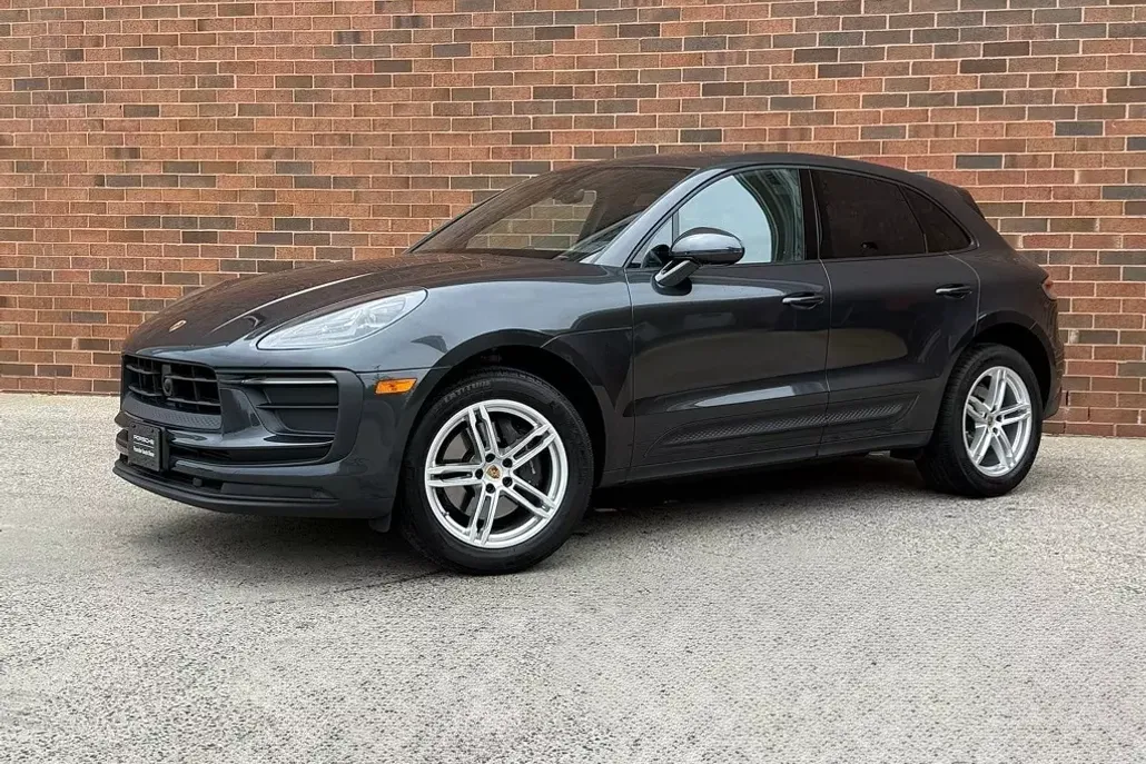 2024 Porsche Macan T photo 1