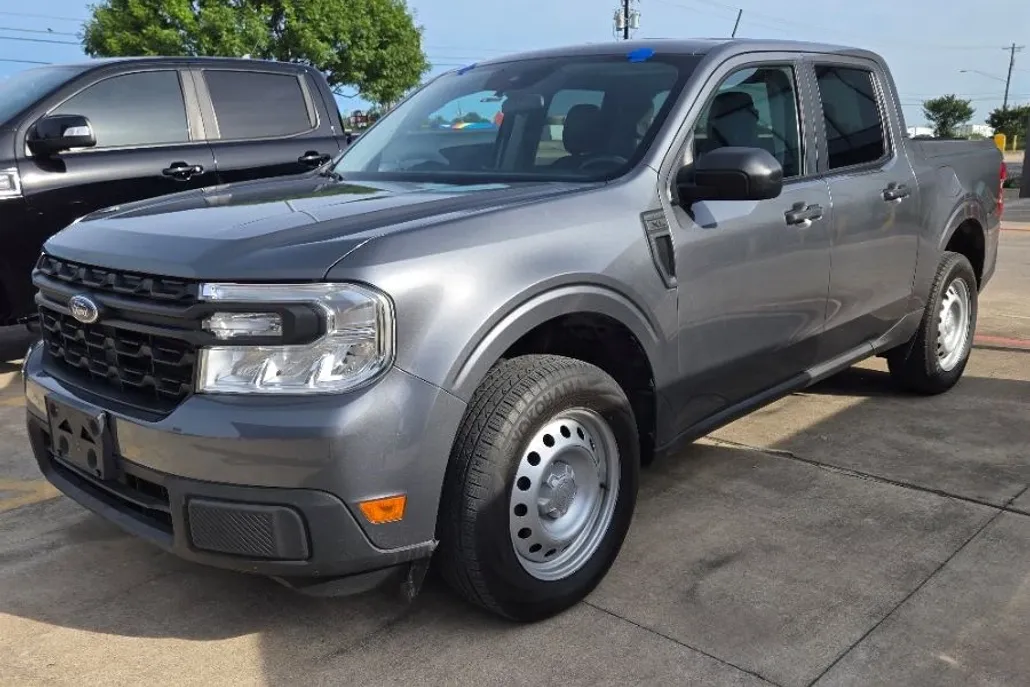2022 Ford Maverick XL photo 1