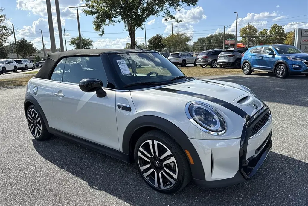 2023 Mini Cooper Convertible S photo 1
