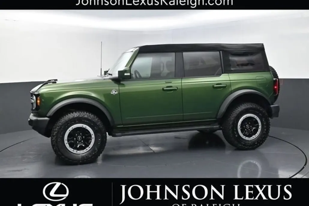 2023 Ford Bronco Outer Banks photo 1