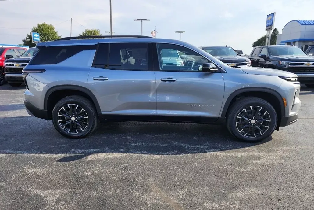2026 Chevrolet Traverse photo 1