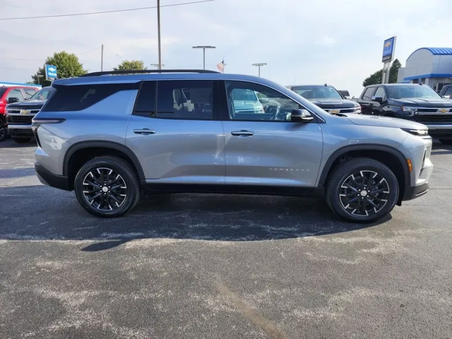 2026 Chevrolet Traverse photo 1