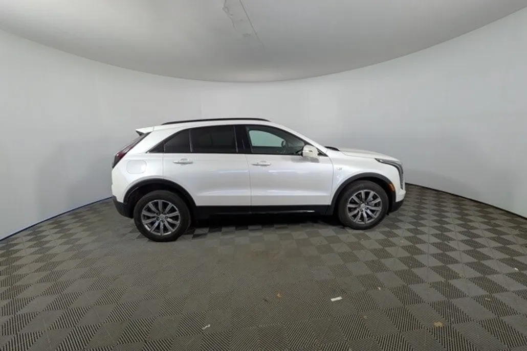 2023 Cadillac XT4 Sport photo 1