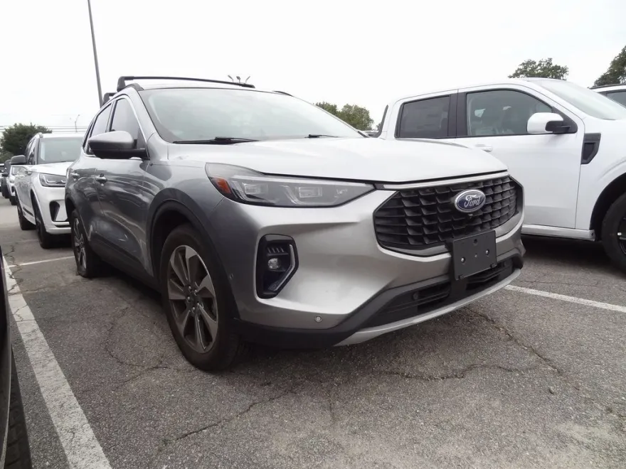 2023 Ford Escape Platinum photo 1