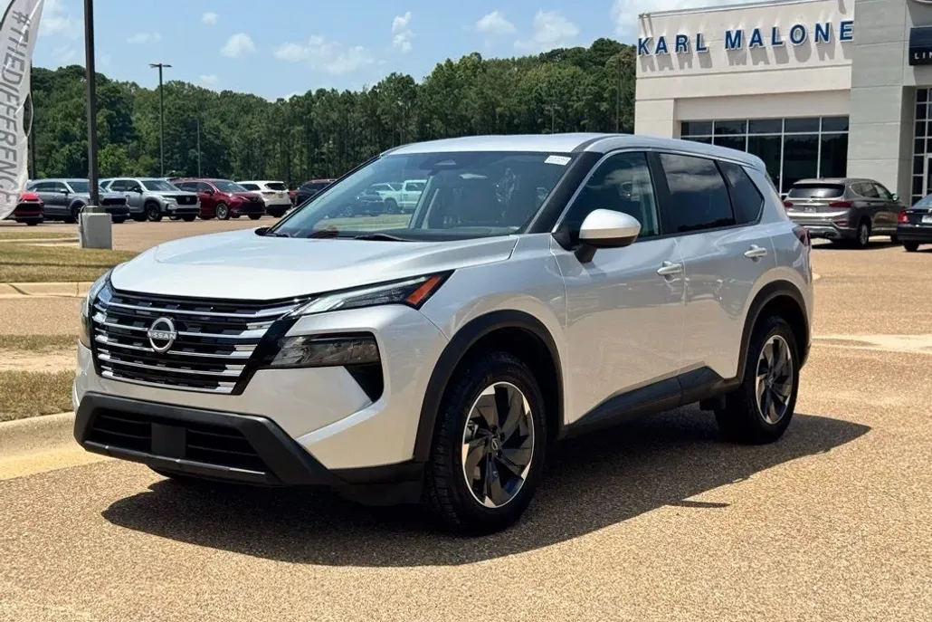2024 Nissan Rogue SV photo 1