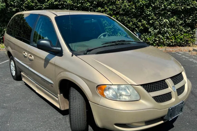 2001 Dodge Grand Caravan Sport photo 1