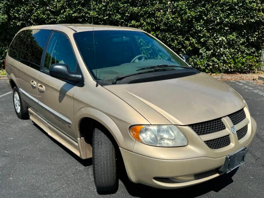 2001 Dodge Grand Caravan Sport photo 1