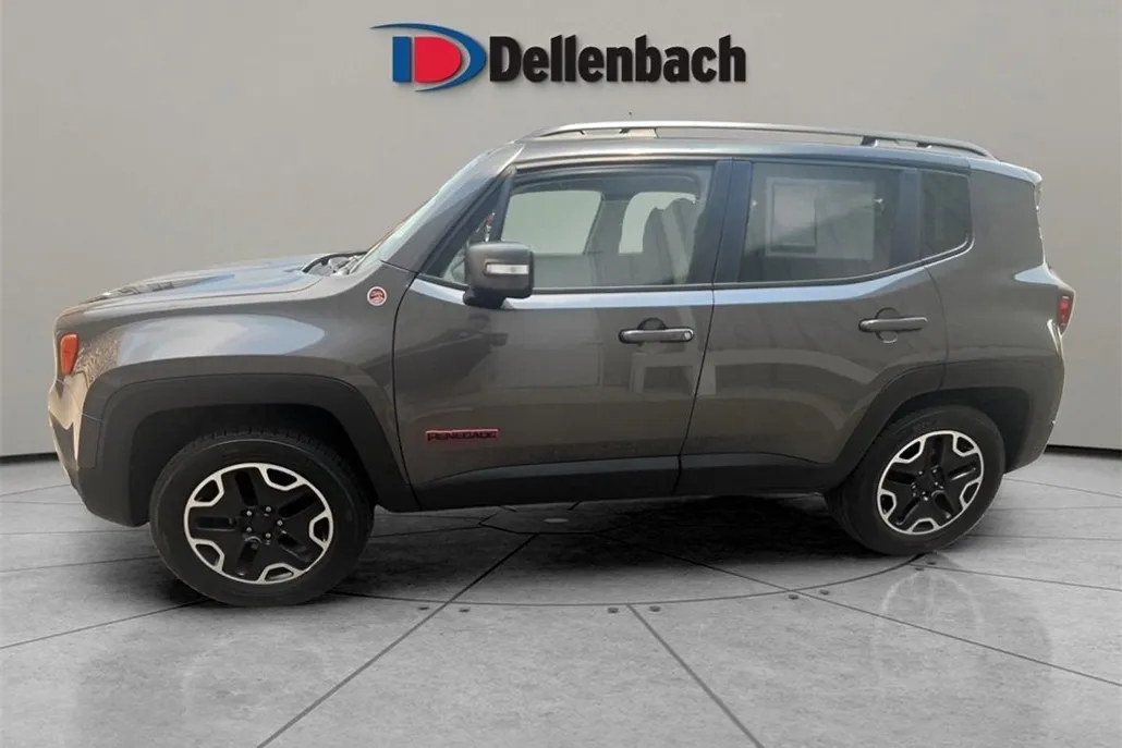 2017 Jeep Renegade Trailhawk photo 1