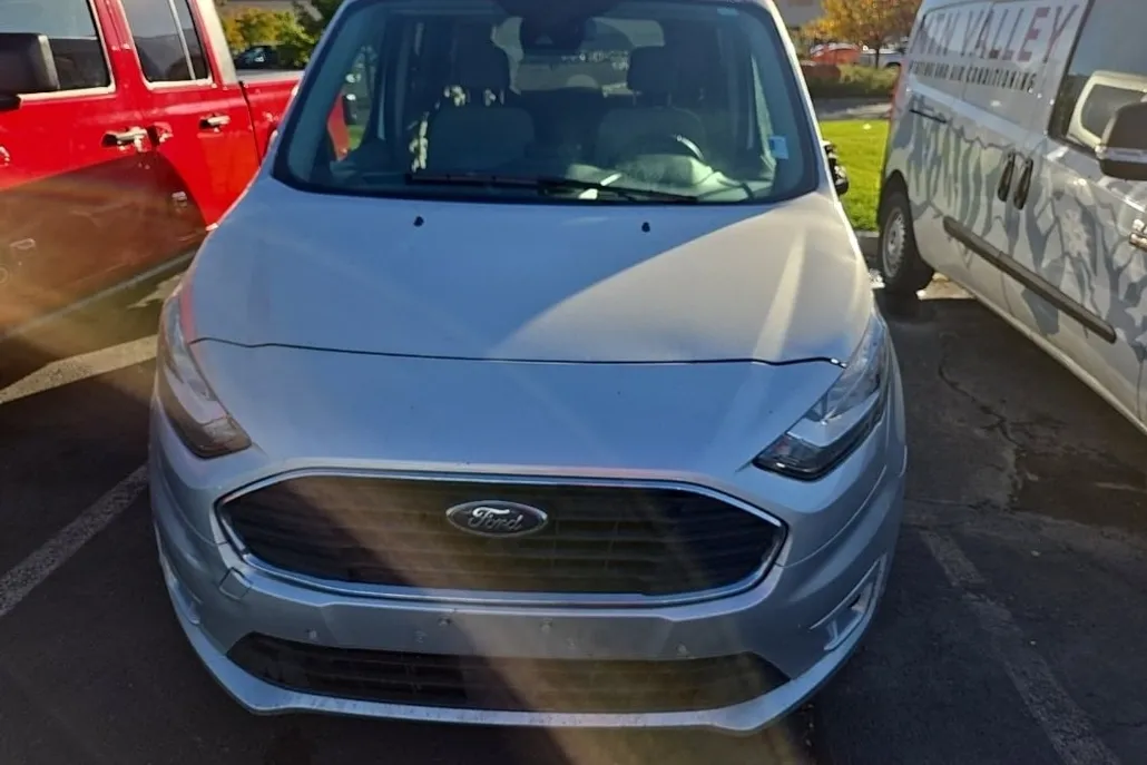 2022 Ford Transit Connect XLT photo 1