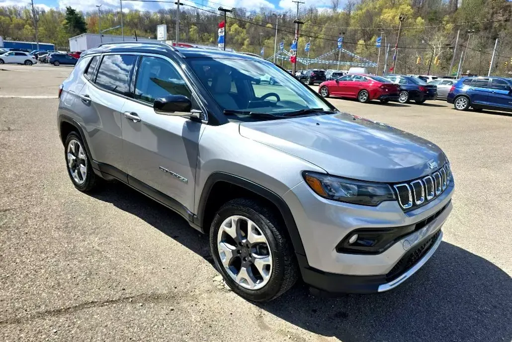 2022 Jeep Compass Limited photo 1