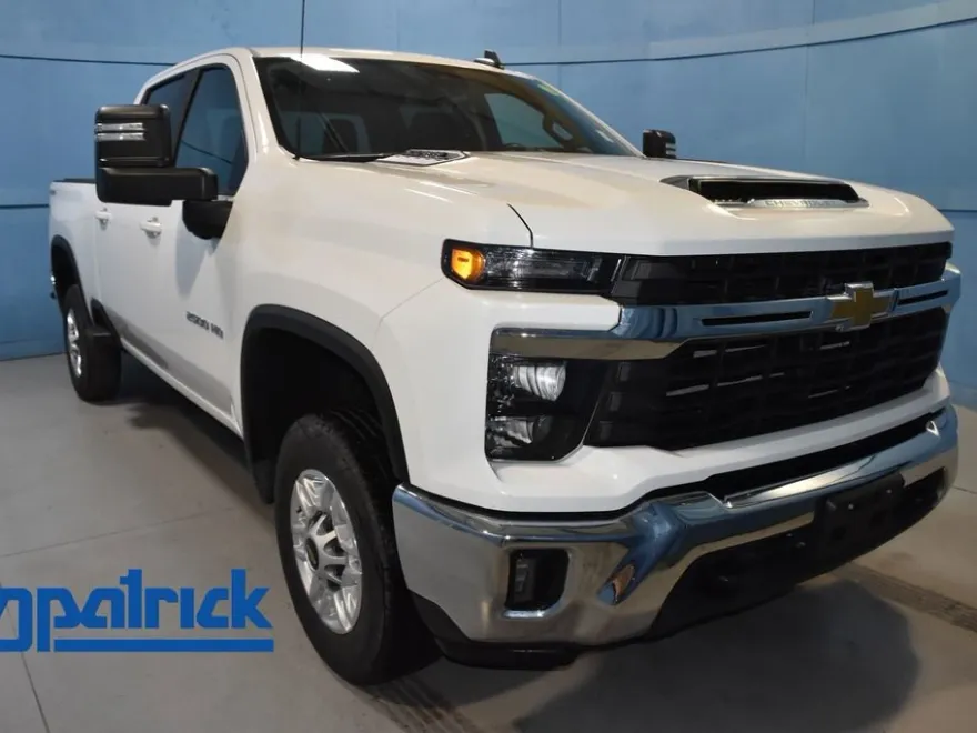 2024 Chevrolet Silverado 2500HD LT photo 1