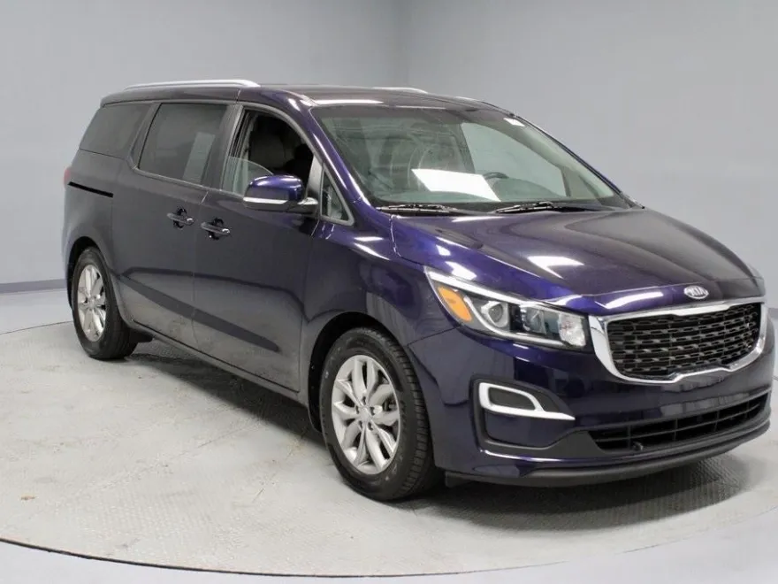 2021 Kia Sedona EX photo 1