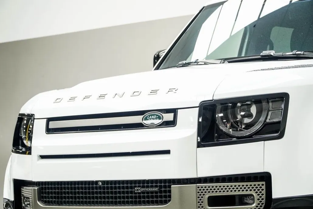 2022 Land Rover Defender 110 X-Dynamic SE photo 1