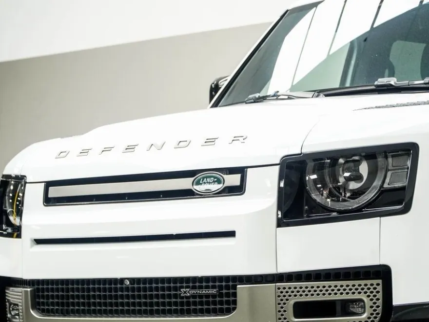 2022 Land Rover Defender 110 X-Dynamic SE photo 1