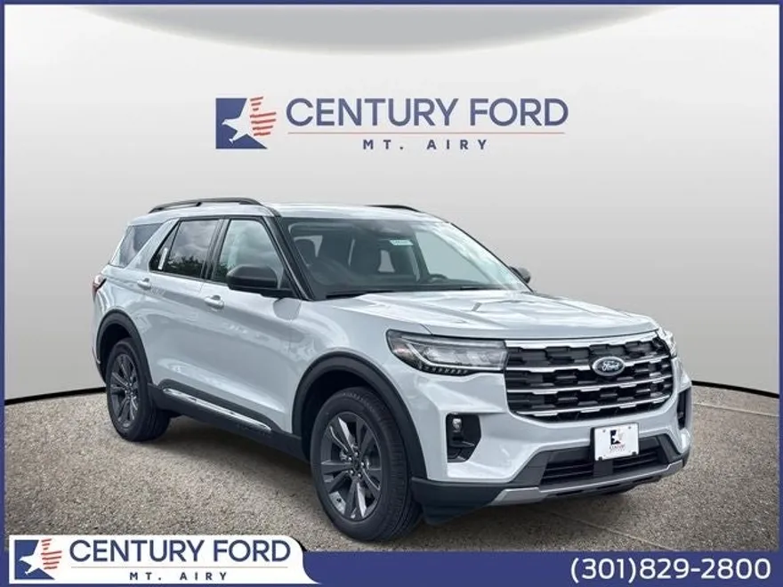 2025 Ford Explorer photo 1